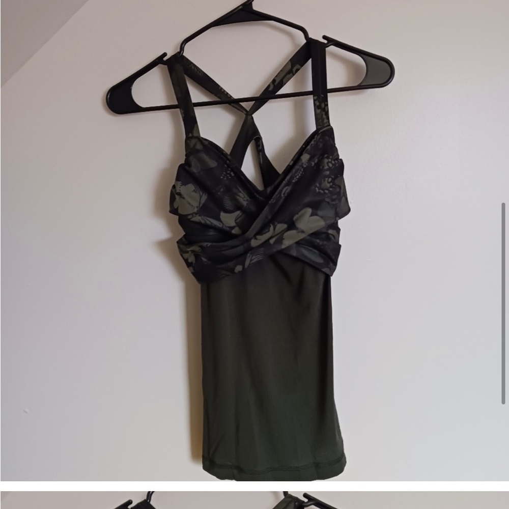 Lululemon floral crossover tank with built in bra